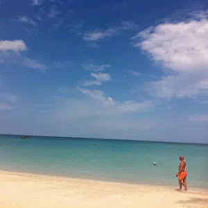 https://roots-bamboo-beach-resort.hotelsnegriljamaica.com
