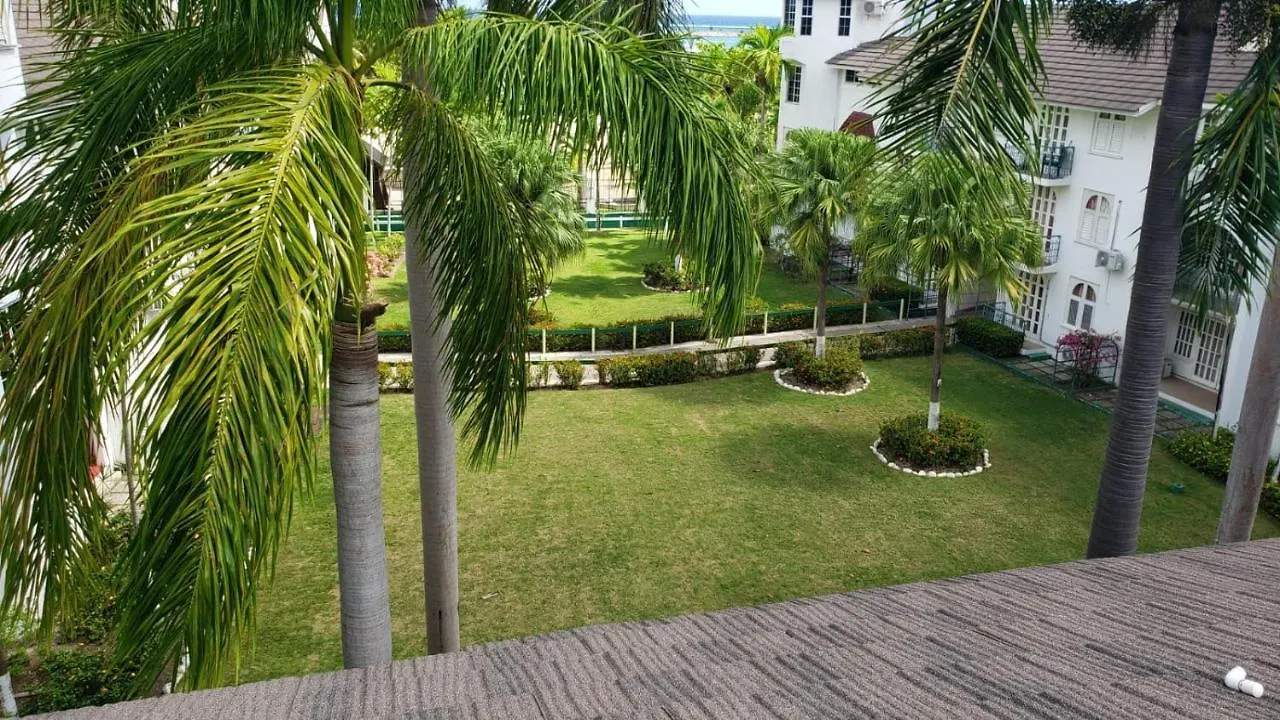 Wins On The Beach Ocho Rios Aparthotel